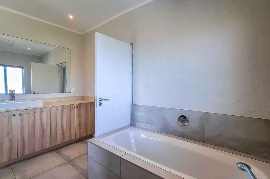3 Bedroom Property for Sale in Eastford Country Estate Western Cape